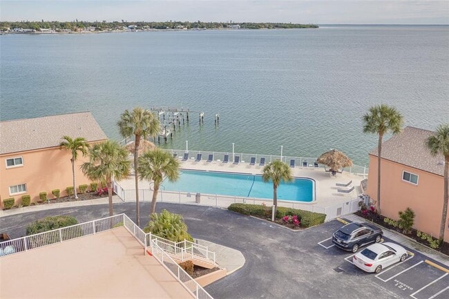 Building Photo - 7430 Sunshine Skyway Ln S