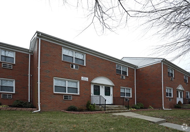 Nassau Arms Apartments - 276 Nassau