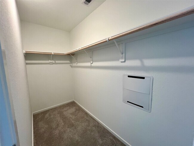 Building Photo - 15716 Plum Brk Dr
