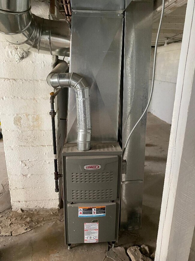 Building Photo - 11809 S Lafayette Ave