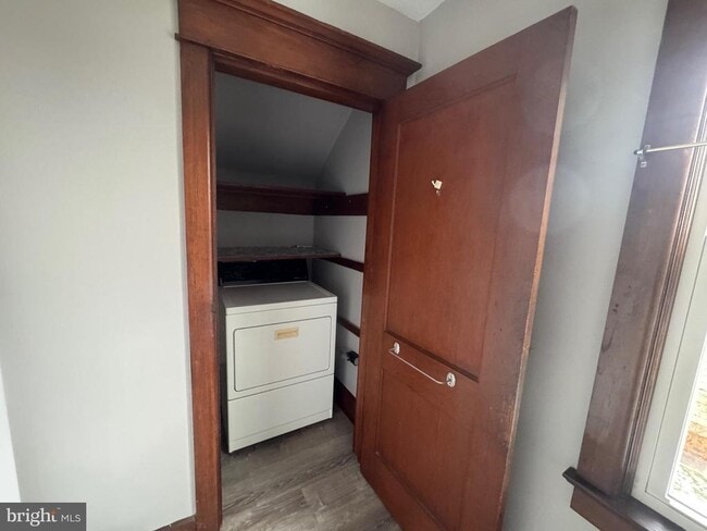 Building Photo - 307 Edgewood Ave