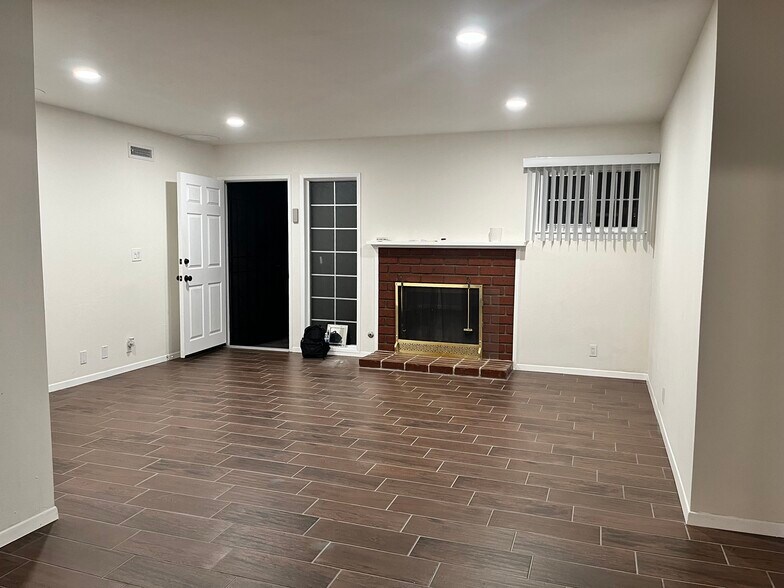 Building Photo - 1579 E Avenue Q12