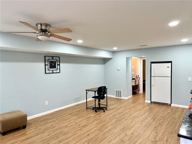 Building Photo - 3310 Stratton Ln