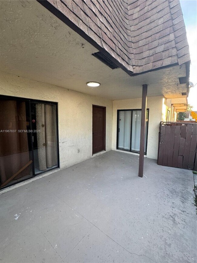 Building Photo - 129 San Remo Blvd