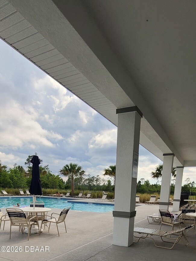 Building Photo - 550 Armoyan Wy