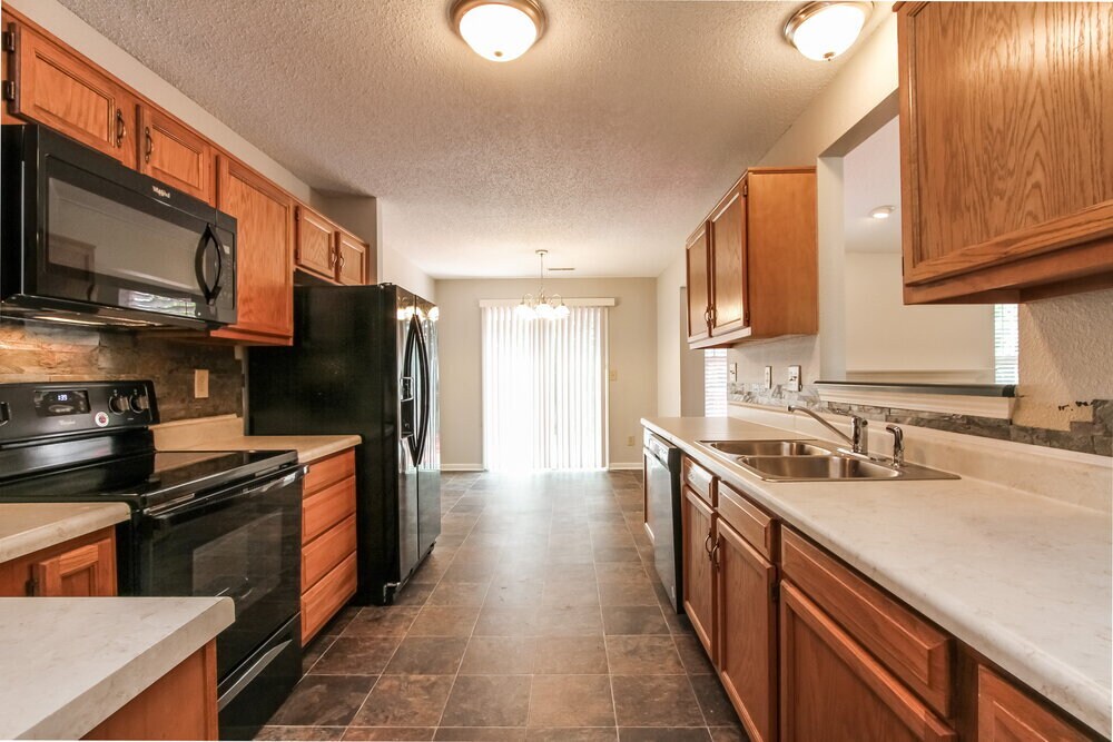 Building Photo - 7134 Karst Ct
