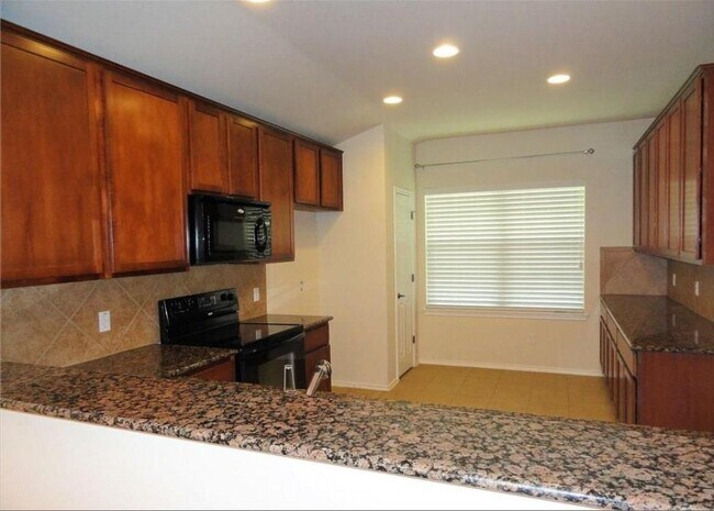 Building Photo - 7810 Squirrel Hollow Dr