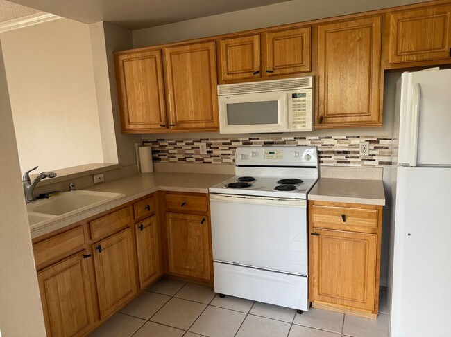 Building Photo - 5681 Bentgrass Dr