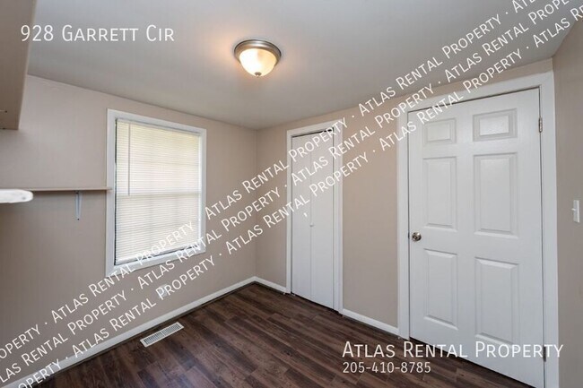 Building Photo - 928 Garrett Cir