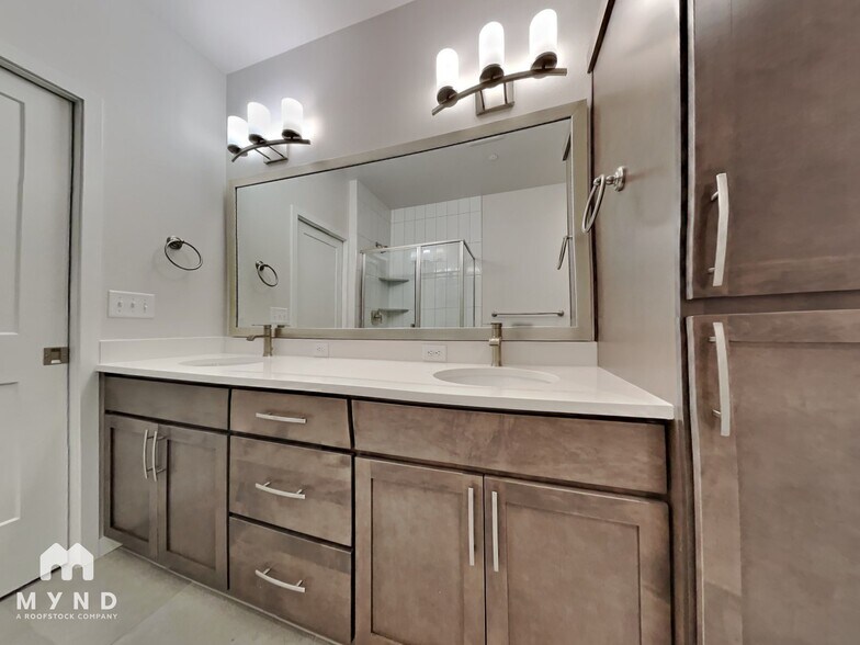 Building Photo - 10944 NE 189th St