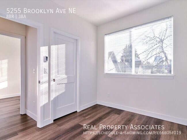 Building Photo - 5255 Brooklyn Ave NE