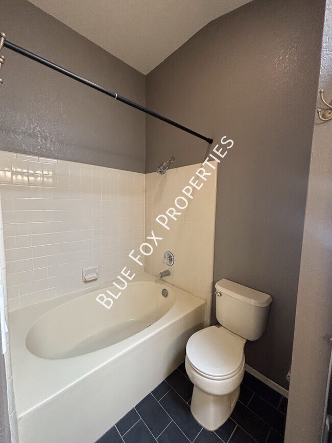 Building Photo - 4780 W Lessing Ln