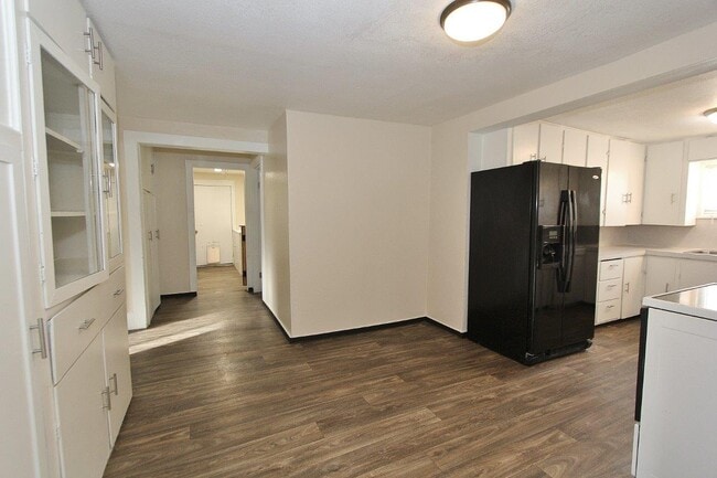 Building Photo - 321 West Blvd. New Plymouth