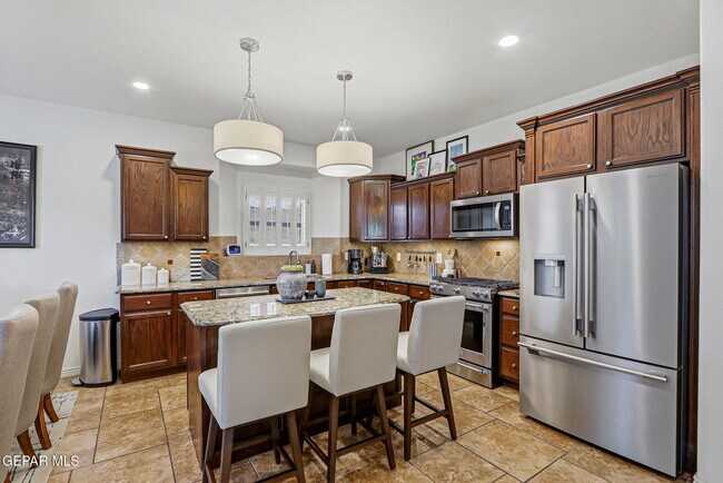Building Photo - 7417 Gulf Creek Dr