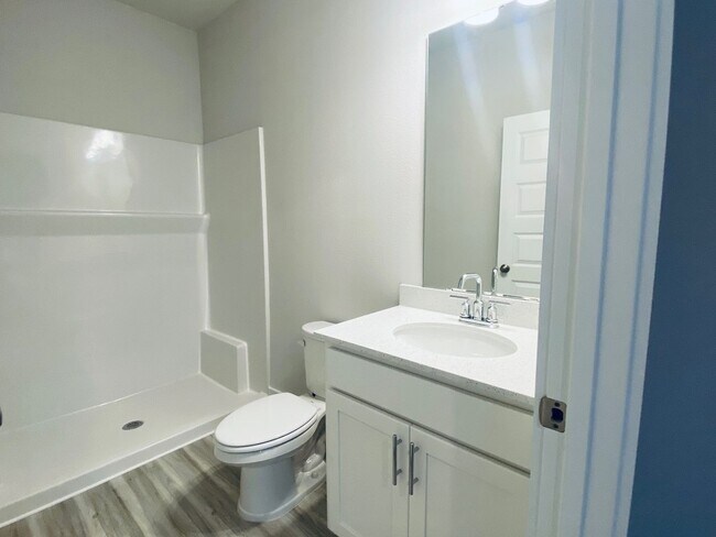 Building Photo - 9908 Starling Dr