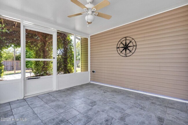 Building Photo - 3 Bed 2 Bath w/ a Bonus in Vineyard Plantation!