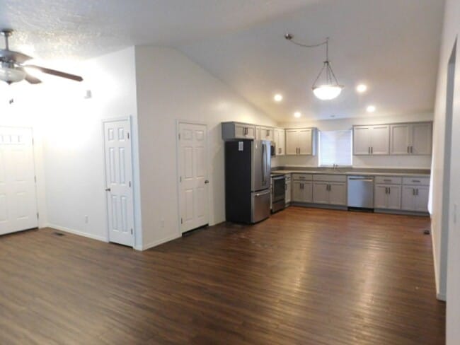 Building Photo - 3Bd/2Ba Single Story Home - For viewing beginning 4/27/2026!