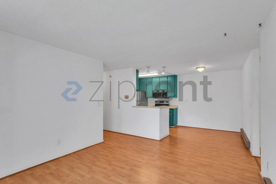 Building Photo - Unit 1