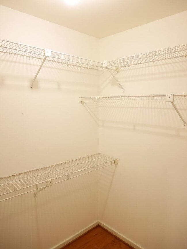 Building Photo - Beautiful 2 Bedroom Condo with a Loft- PRIME LOCATION!!