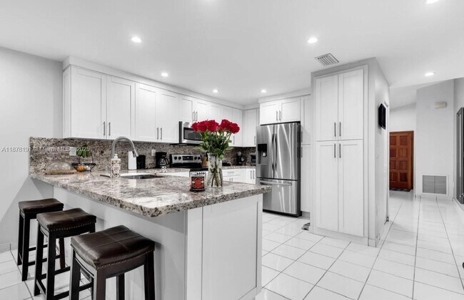 Primary Photo - 14214 SW 53rd St