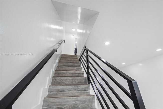 Building Photo - 131 NE 77th St