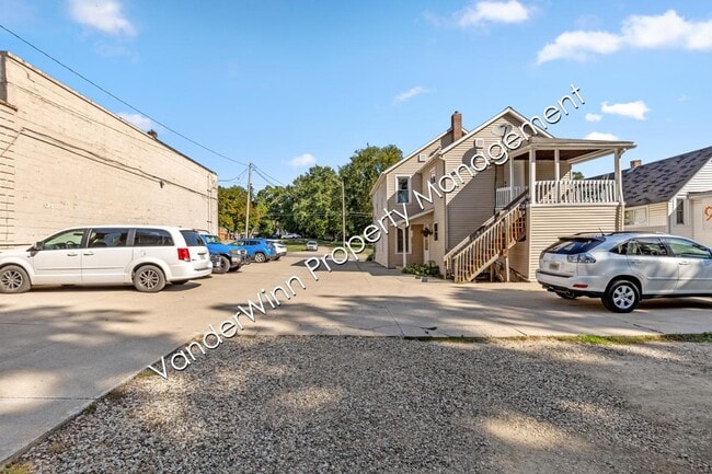 Building Photo - 1308 Leonard St NW