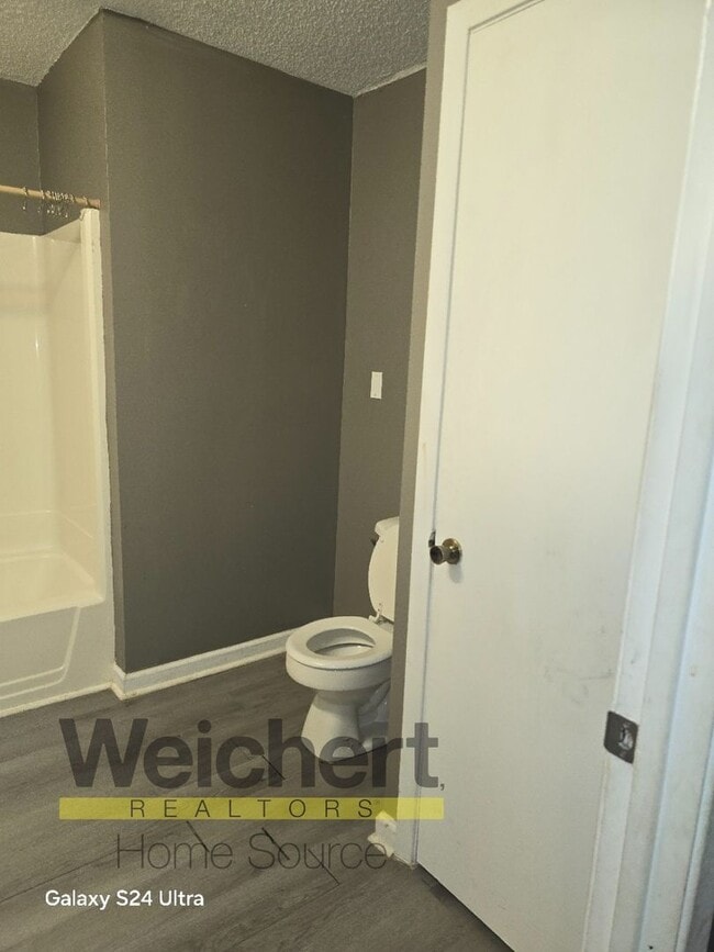 Building Photo - 606 Linda Ln