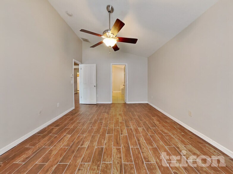 Building Photo - 6816 Monarch Park Dr