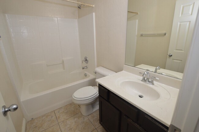 Building Photo - 126 La Tourette Ct