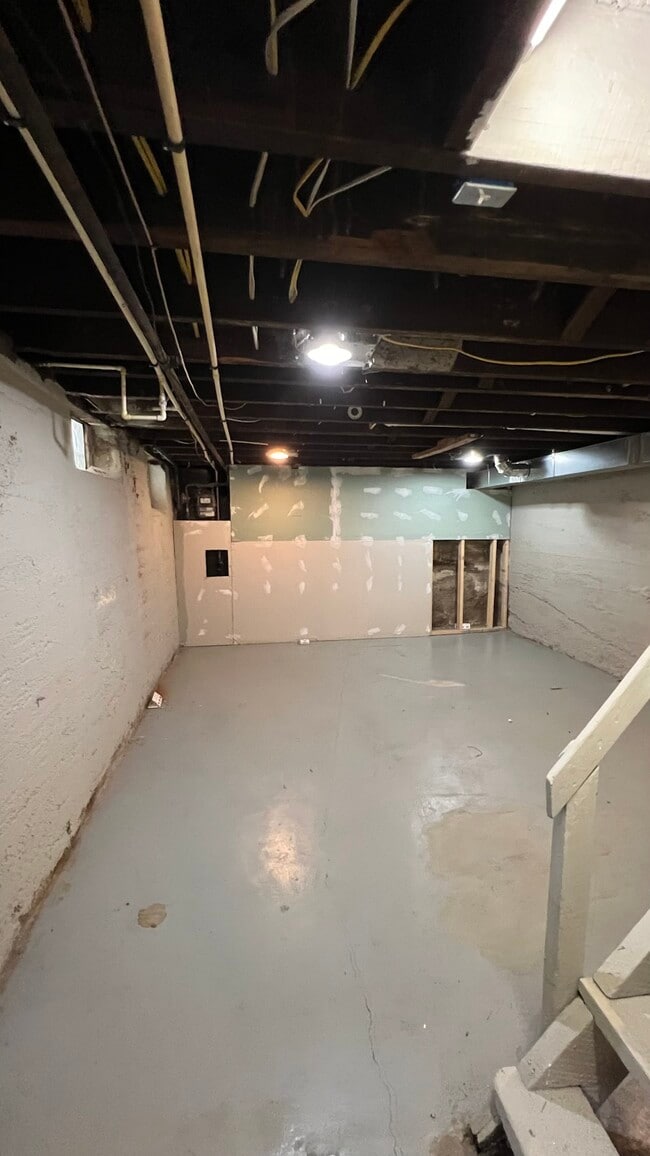 Building Photo - 438 Linden St