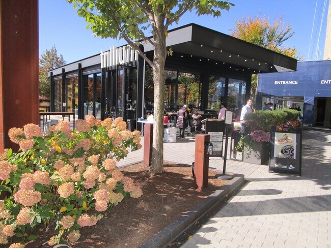 Building Photo - 122 Riverway