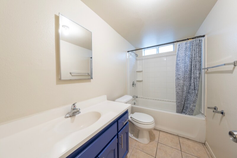Building Photo - 5231 Huntington Dr