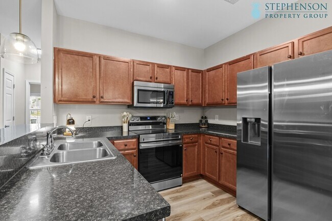 Building Photo - Furnished Rental! STR