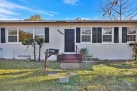 Building Photo - Stunning 3-Bedroom, 2-Bath Home in Desirable Mandarin Neighborhood!