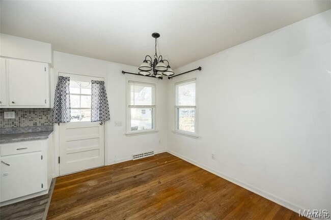 Building Photo - 405 N Moore St