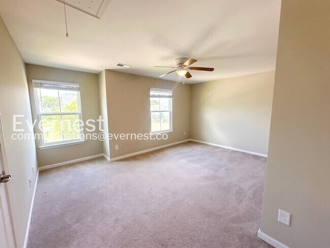 Building Photo - Limited Time Special Offer / 4 Bed, 2.5 Bath Home with Garage / Pet-Friendly / Vouchers Accepted ...