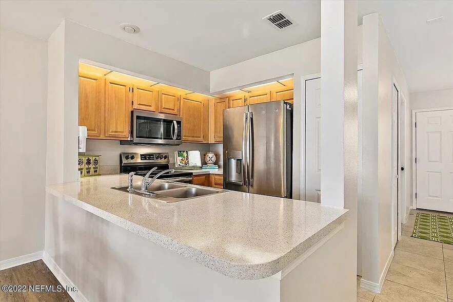Kitchen - 11290 Lake Mandarin Cir E