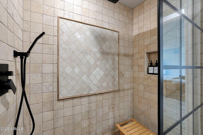 Building Photo - 615 E Portland St