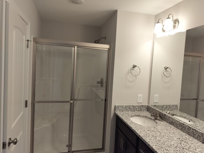 Building Photo - Hidden Gen 2