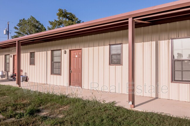 Building Photo - 875 FM 1696