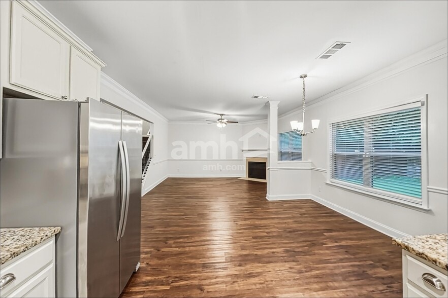 Building Photo - 514 Crestmont Ln