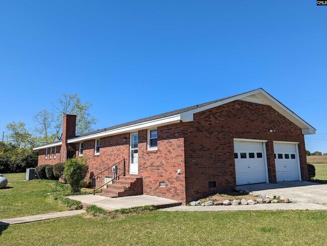 Building Photo - 137 Horses Neck Rd