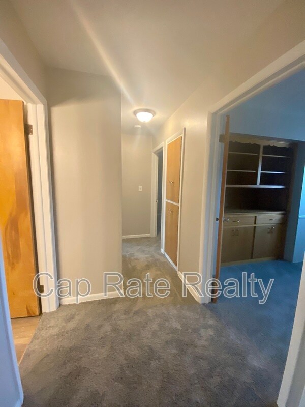 Building Photo - 26 S Hampton Rd