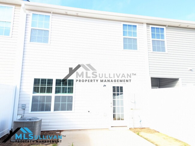 Building Photo - 2821 Egert Dr