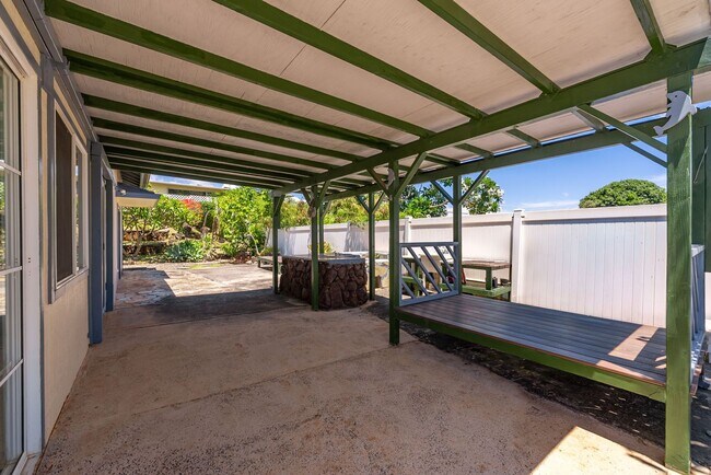 Building Photo - Single Family Home with views of Pearl Har...