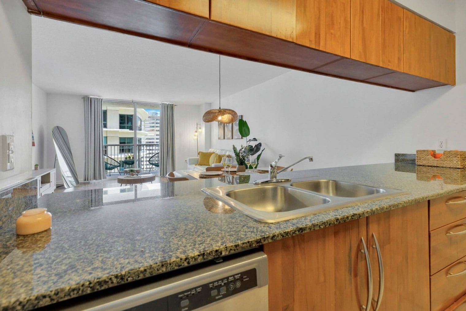 Building Photo - 1200 Brickell Bay Dr