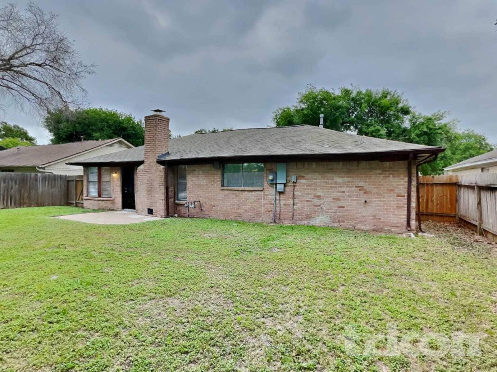 Building Photo - 3815 Shadow Trail