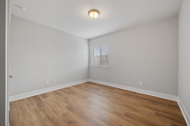 Building Photo - 18419 Blue Hollow Heights Dr