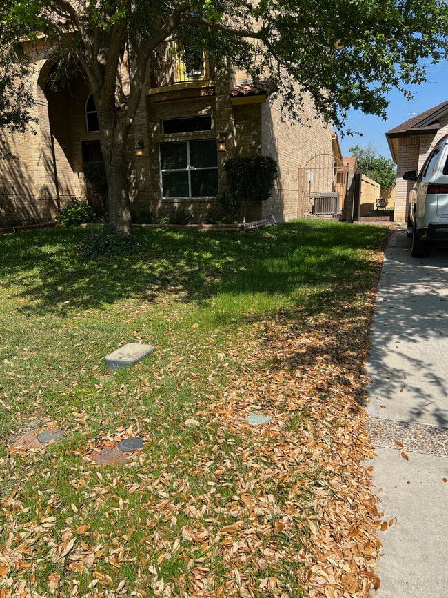 Building Photo - 3130 Dos Reales Loop