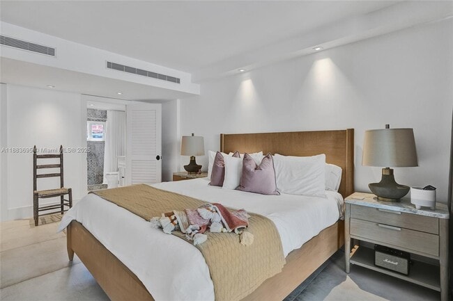 Building Photo - 5401 Collins Ave